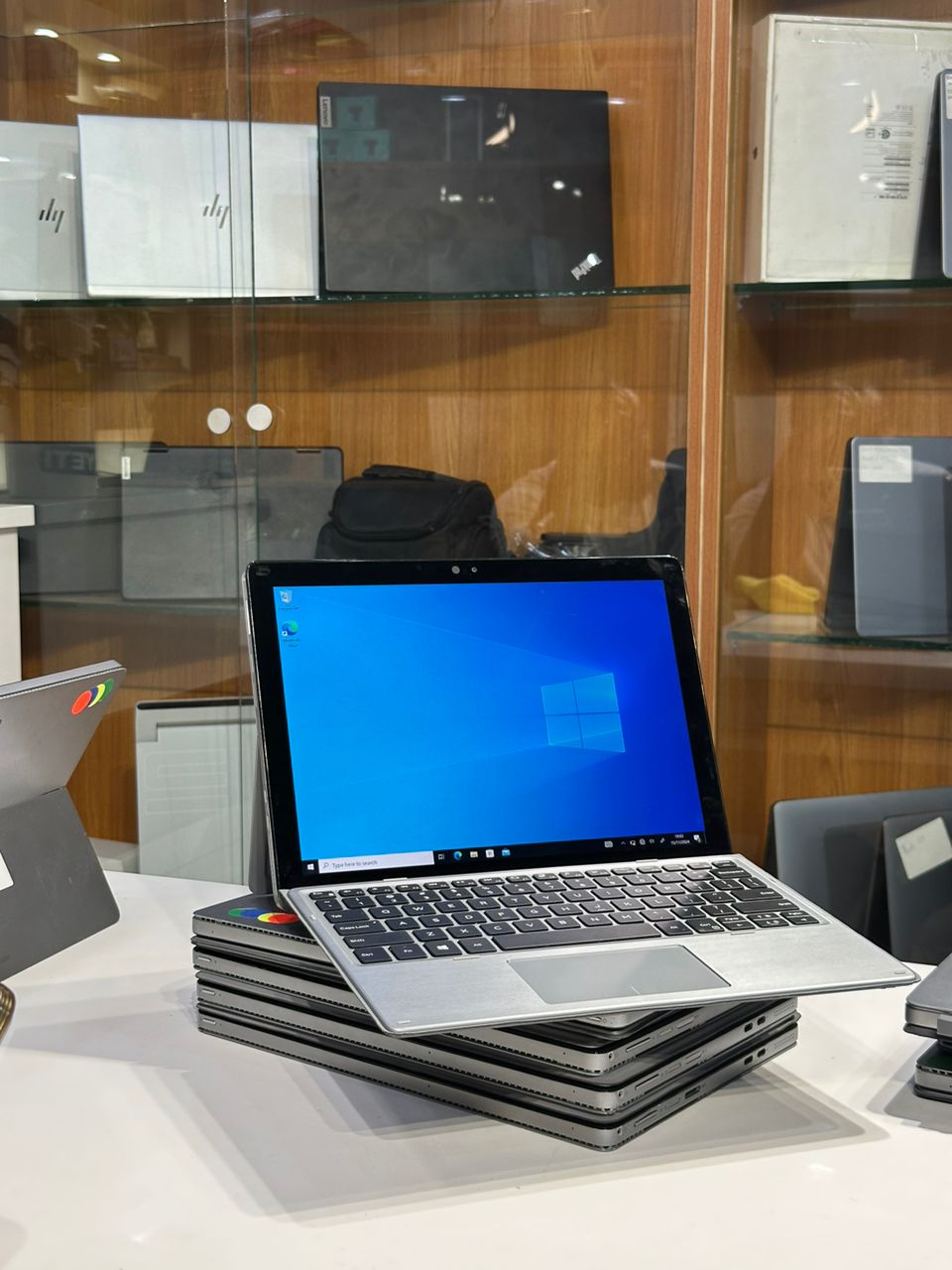 DELL LATITUDE 7200 2-IN-1 / Touchscreen / Detachable Keyboard / 16 GB RAM / 256 SSD