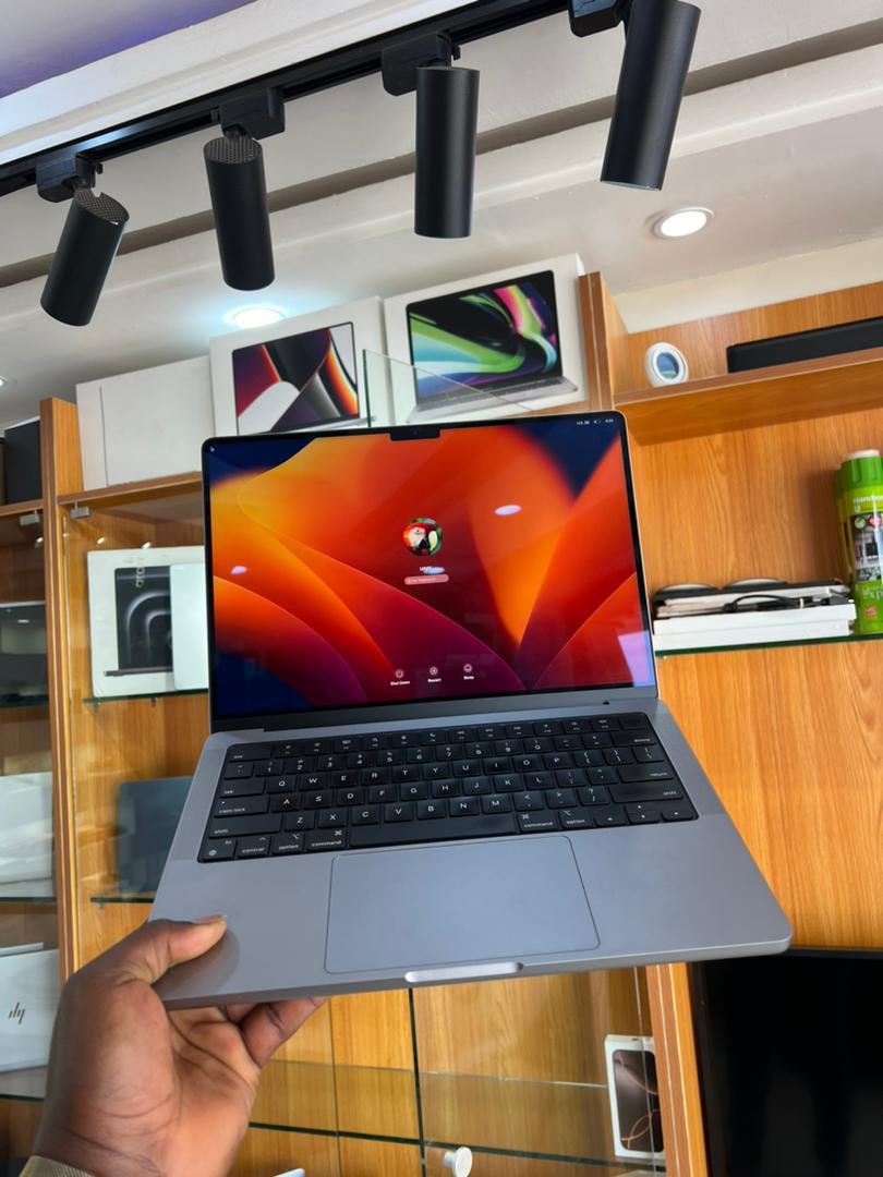 2021 Apple MacBook Pro 14” – M1 Chip | 16GB RAM | 512GB SSD