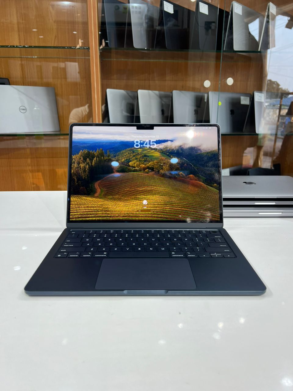 2022 MacBook Air – Apple M2 Chip | 8GB RAM | 256GB SSD (Cycle Count: 4)