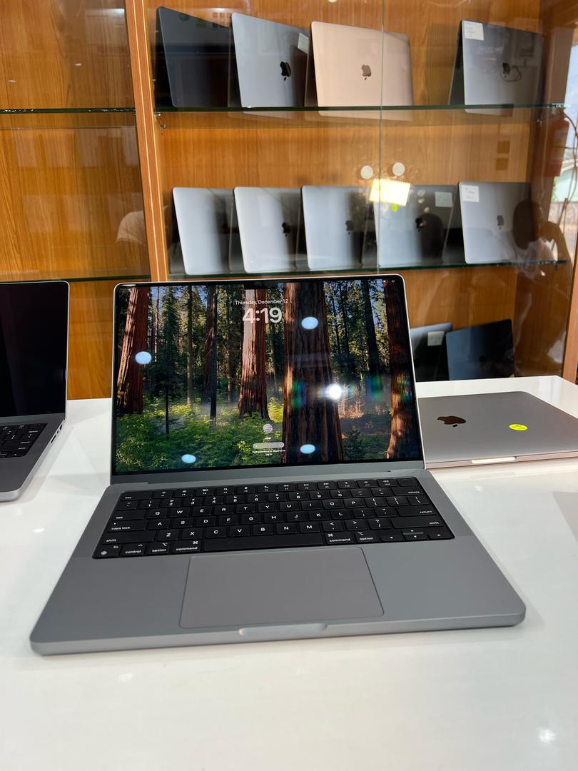 2023 MacBook Pro – Apple M2 Pro | 32GB RAM | 512GB SSD | 14" Liquid Retina