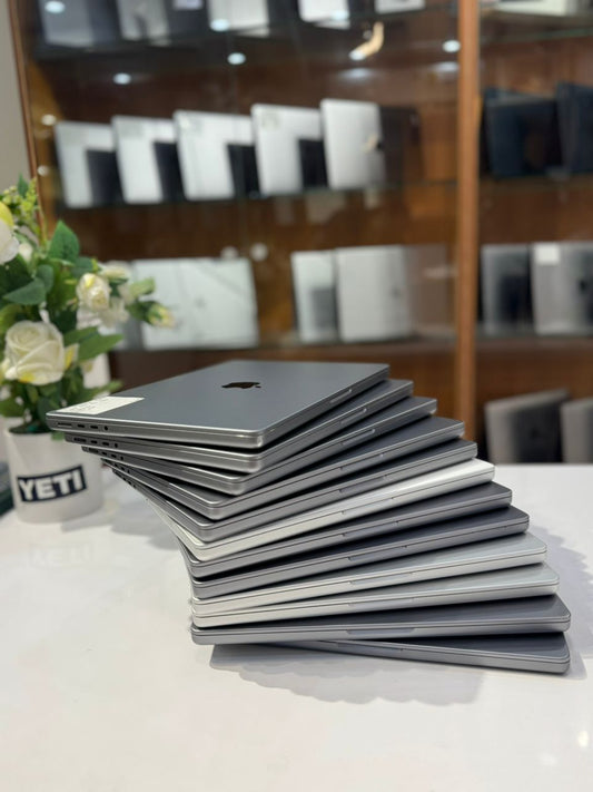 2021 Apple MacBook Pro 14” – M1 Chip | 16GB RAM | 512GB SSD