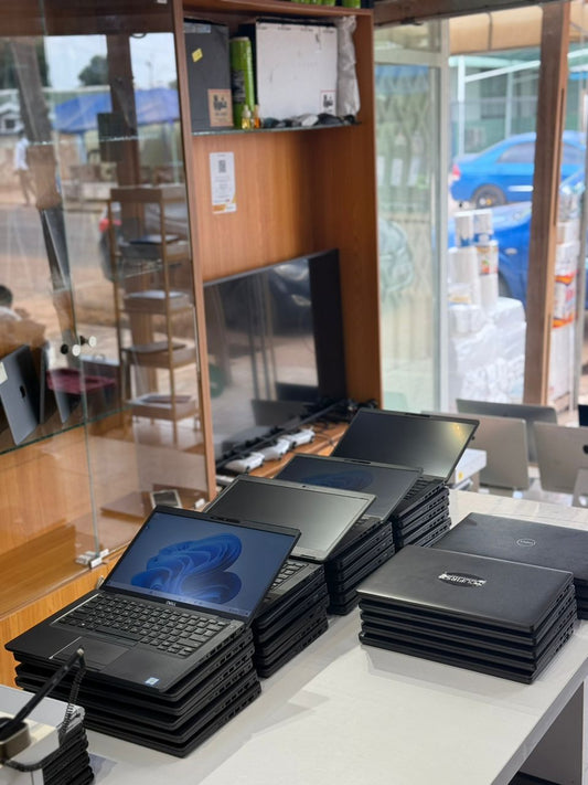 Dell Latitude 5490 / 5400 / 4500 – Intel® Core™ i5 (8th Gen, vPro) | 16GB RAM | 256GB SSD | 13.3" FHD Display