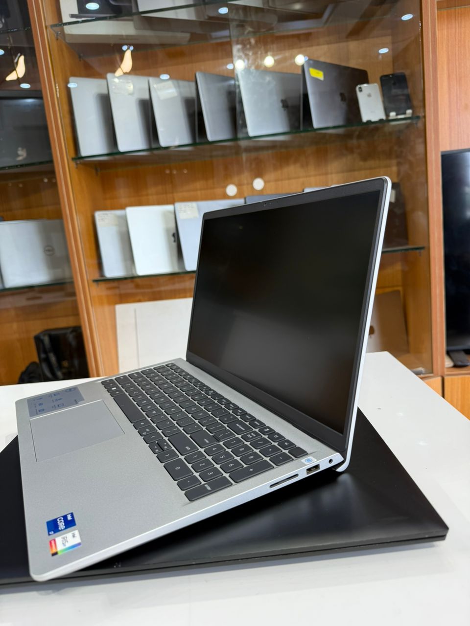 Dell Inspiron 15 3530 – 13th Gen Intel® Core™ i7 | 16GB RAM | 1TB SSD | 15.6” FHD Display