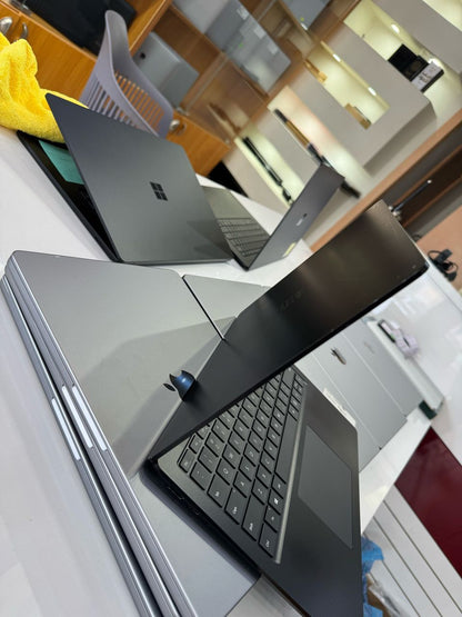Microsoft Surface Laptop 3 – 10th Gen Intel® Core™ i7 | 16GB RAM | 512GB SSD | 14” PixelSense Touchscreen