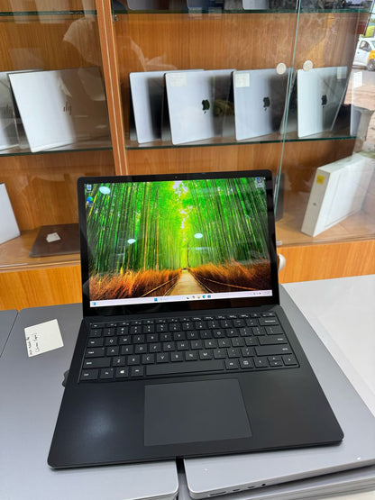 Microsoft Surface Laptop 3 – 10th Gen Intel® Core™ i7 | 16GB RAM | 512GB SSD | 14” PixelSense Touchscreen