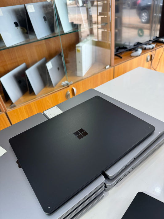 Microsoft Surface Laptop 3 – 10th Gen Intel® Core™ i7 | 16GB RAM | 512GB SSD | 14” PixelSense Touchscreen